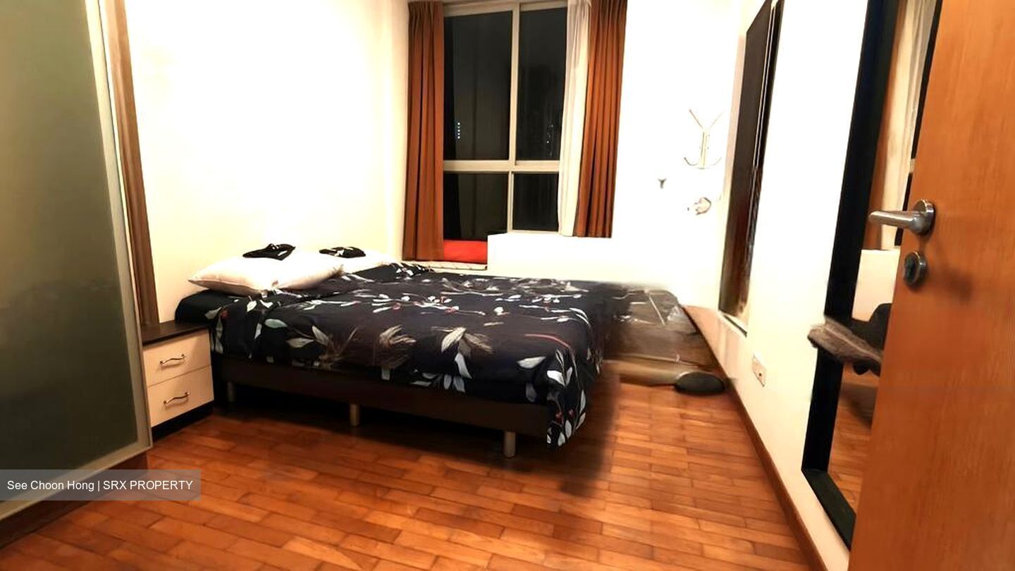 R66 Apartments (D8), Apartment #484113961